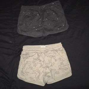2 girls shorts